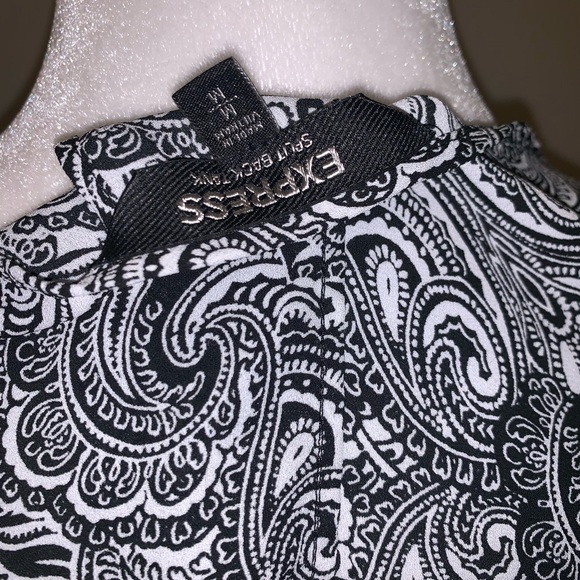 Express Split Back Tank Top - Picture 4 of 4